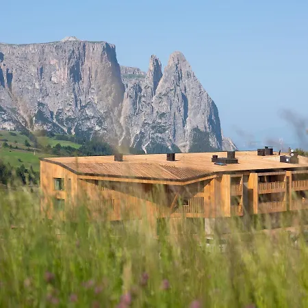 Icaro***s Hotel 4*